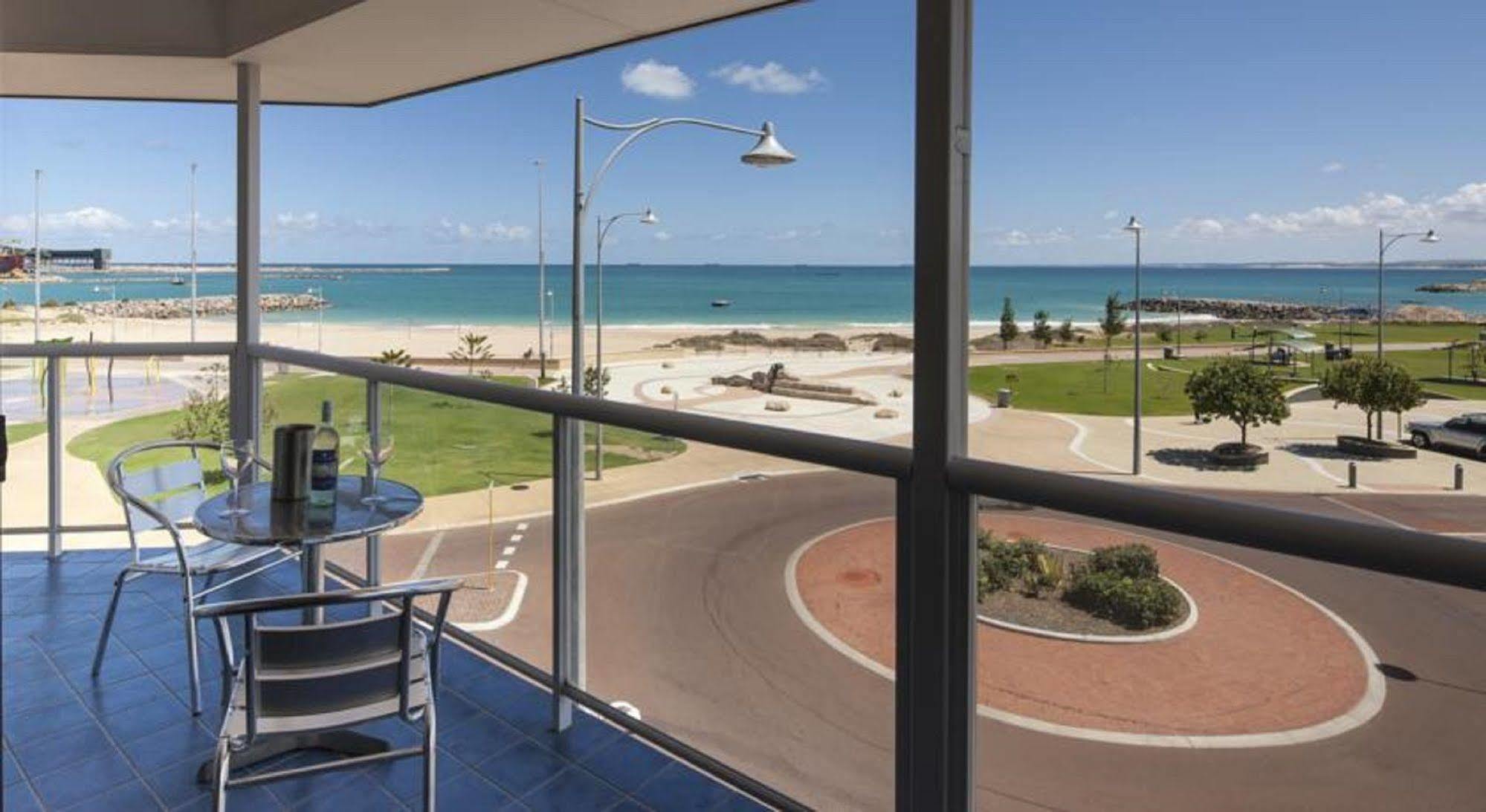 Ocean Centre Hotel Geraldton Exterior photo